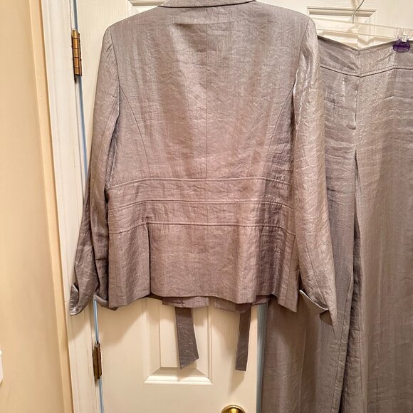 Light Gray Sheen Belted Jacket & Wide-Leg Pants Set - Picture 2 of 15